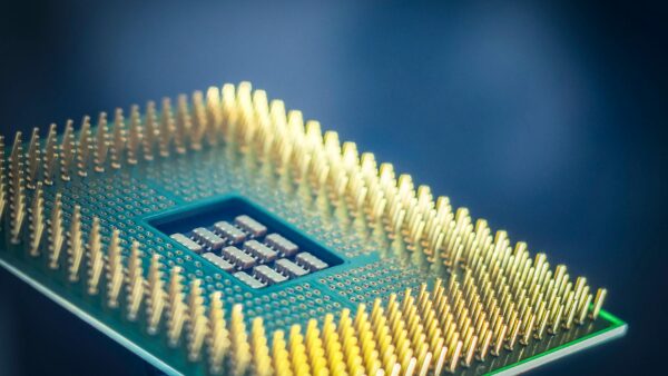 Google lance deux nouveaux TPU pour l&rsquo;ère des agents IA